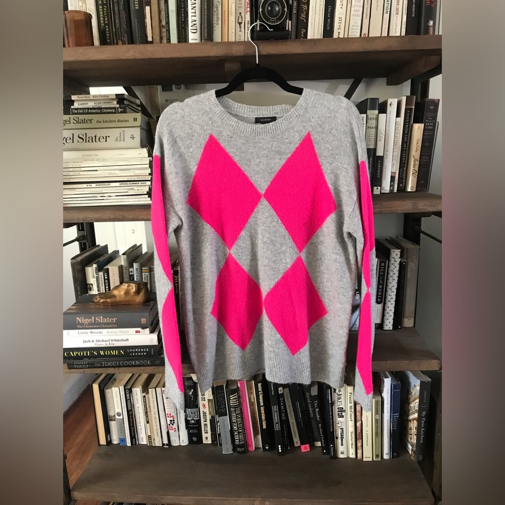 Like New Snuggly Soft Cashmere Feel Neon Pink and Grey Argyle Sweater S